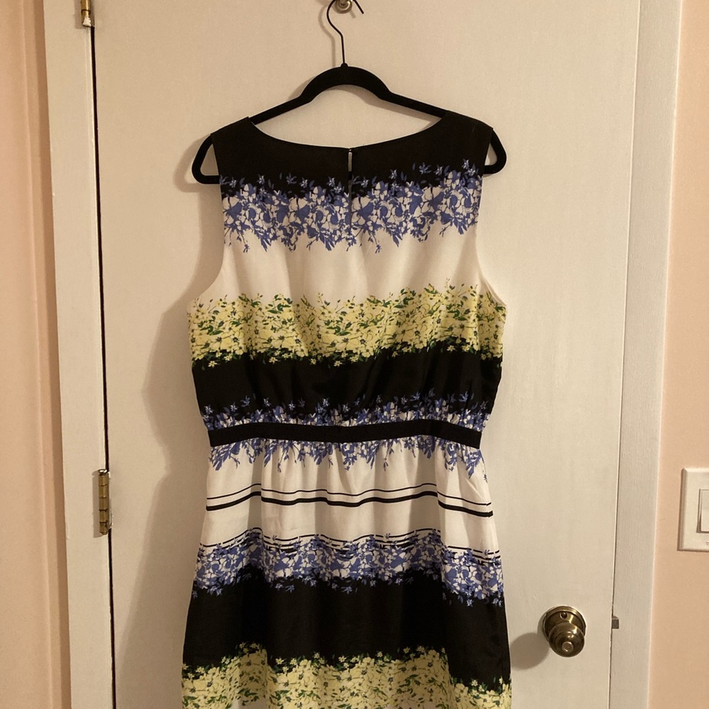 LOFT Outlet floral sleeveless dress. Size large